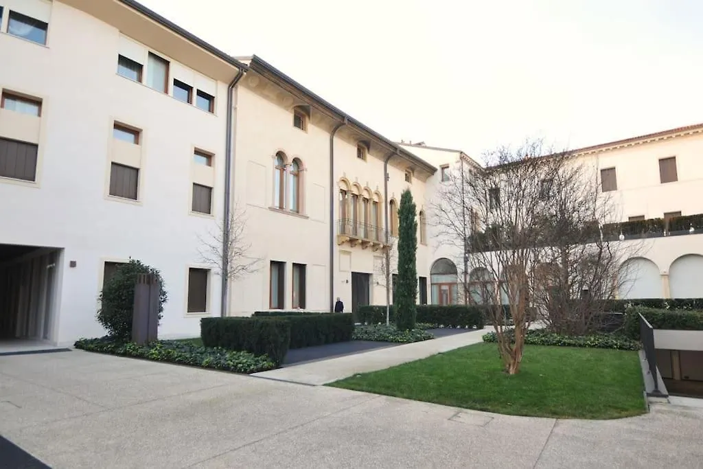 Domus Padova Palazzo Roccabonella Apartment 0*,